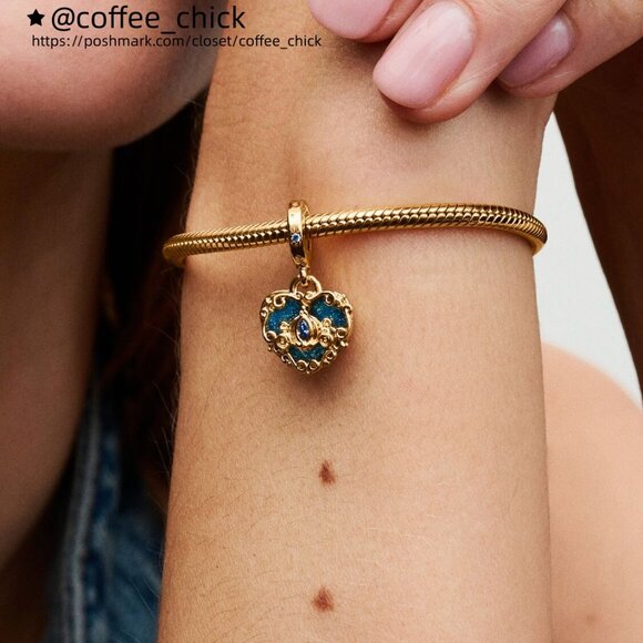 Pandora Disney Cinderella's Carriage & Heart Double Dangle Charm - Picture 4 of 6